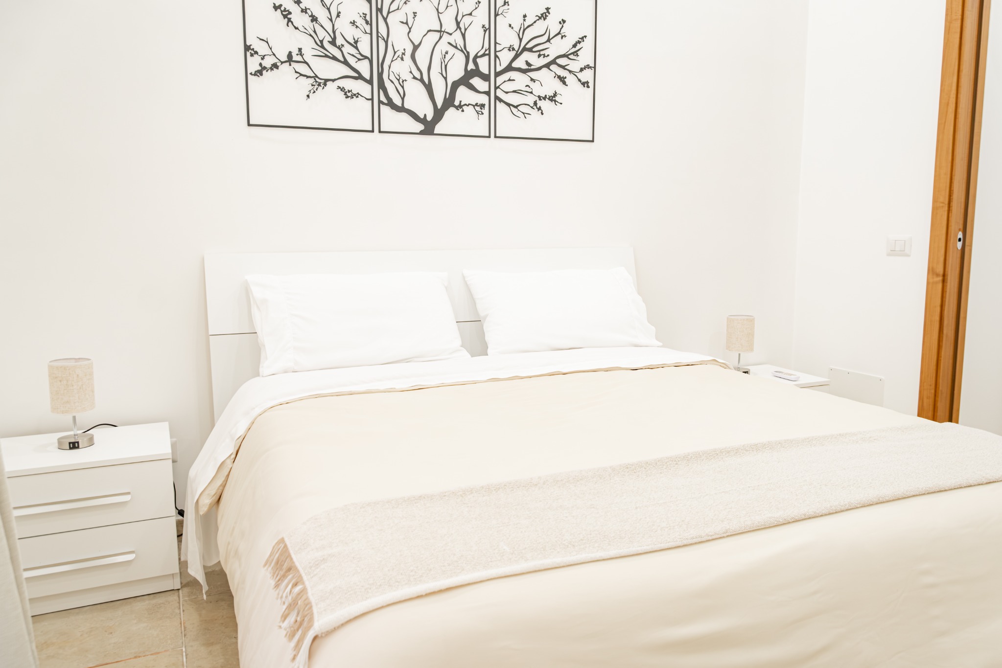 Camera matrimoniale dell'appartamento con due camere da letto